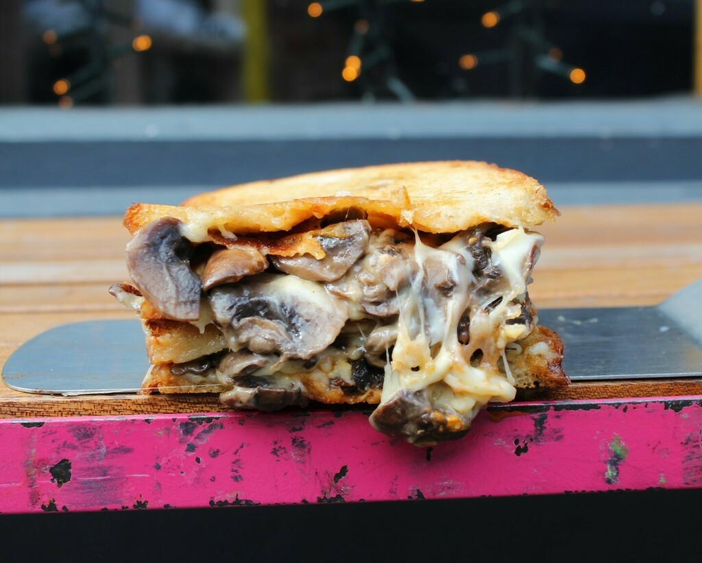 We hope everyone enjoyed the weekend! How about making your Monday that little bit better with a Smoked Fungi toastie?🤗♥️

Filled with Meaty mushrooms, Smoked Apple-wood Cheddar, Meltdown Hot Stuff, Mayo &amp; Mozzarella on sourdough 👌😍 instagr.am/p/CW23mydgmWS/