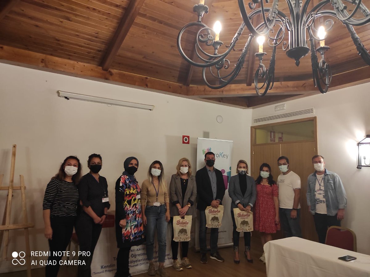 Diywe_Project's tweet photo. @ulusalajans tarafından desteklenen projemizle mesleki ve dil yeterliliklerimizi artırmanın yanı sıra Meşhur #TavşanlıLeblebisi'ni de tanıtmanın da gururunu yaşadık. Artık leblebimizi İspanya,Litvanya,Macaristan ve Avusturya biliyor. @alicelik_64,@BasyigitHasann,@bskmustafaguler https://t.co/TeUMsCkd4e