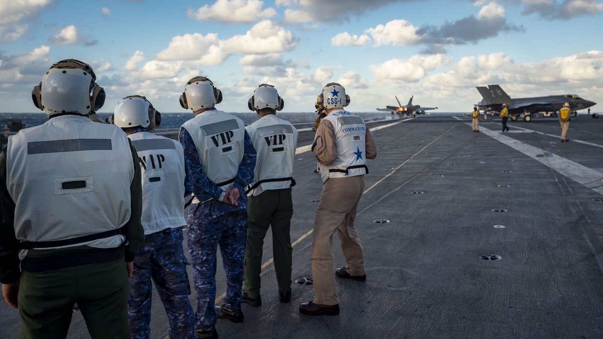 USS Carl Vinson tweet media