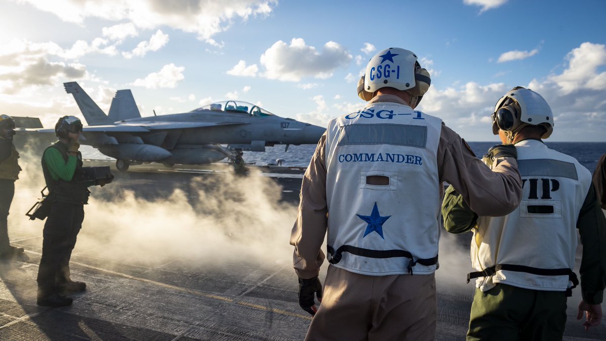 USS Carl Vinson tweet media