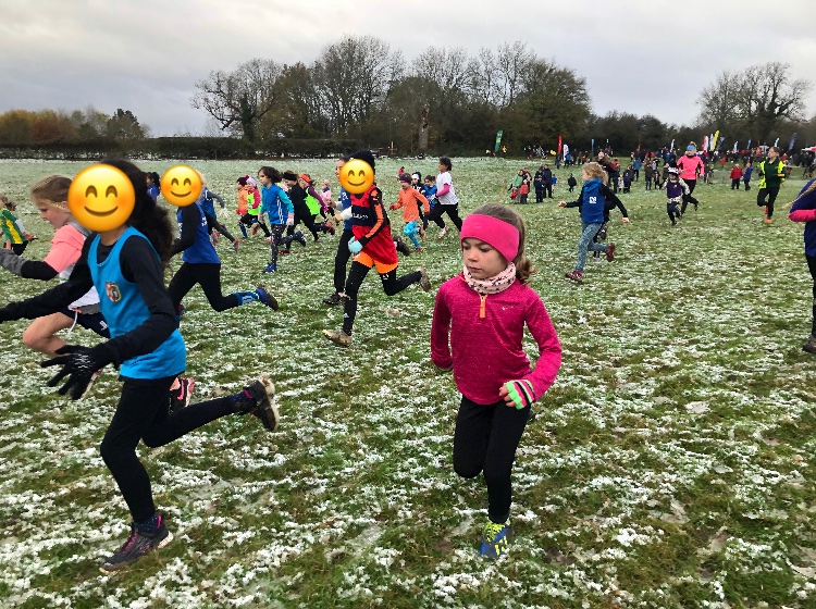teamredmile's tweet image. Three fantastic running performances in the final Cross-Country race of 2021. Beyond proud of their attitudes and efforts throughout. Huge thanks to the organisers/volunteers for getting these events on even in the toughest of conditions 🌟 #teamredmile #funtorun