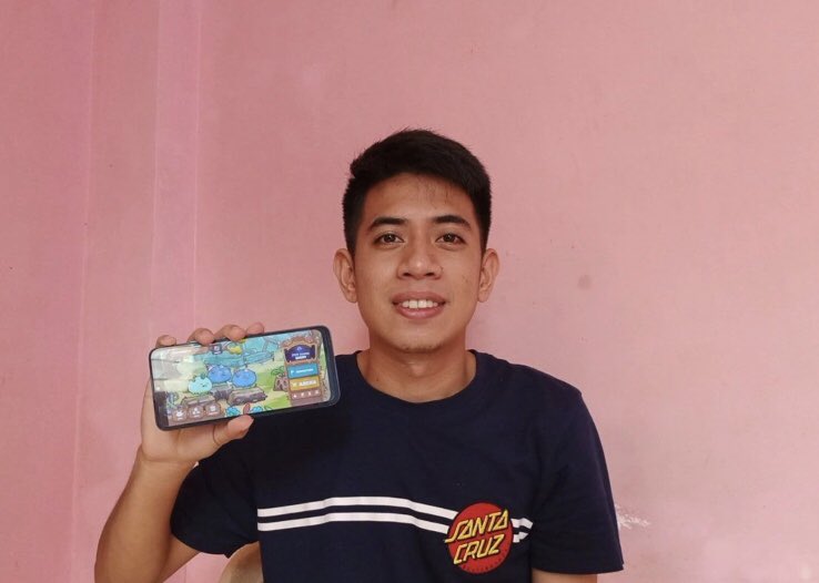 EarnByGaming's tweet photo. We present to you our scholars from the Fourth Batch! ❤️ They are very happy with the new teams and are already playing and earning in the #EarnByGaming Scholarship Program. We now have 15 active scholars and this is just the beginning in our journey to accepting many more 🚀 https://t.co/aeY6tw3ooe