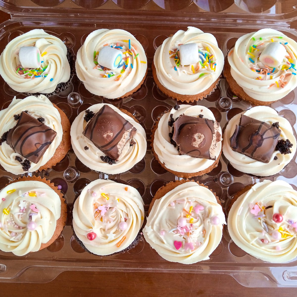 PartyPlanet256's tweet photo. Cupcakes are the perfect dessert 😋 We make delicous cupcakes of different flavours for any event. 

Contact us on 0779 001440 or 0700 876714 to pre-order. We deliver at a fee. 
#Bakery #UOTMarketDay https://t.co/nmRkWAibjc