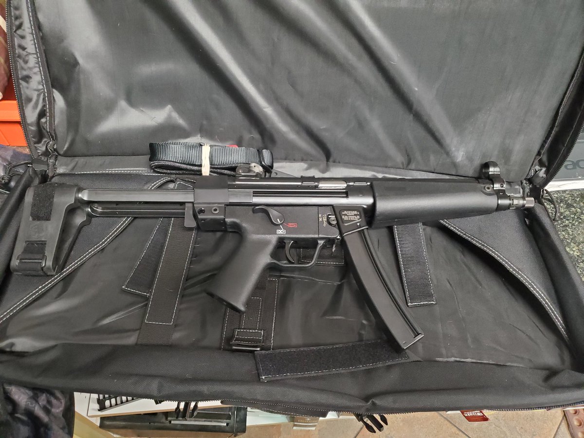 NativeBoy414's tweet image. My 2nd new gun. Hk sp5 / Mp5. 
#pro2ndamendment #pewpew #mp5