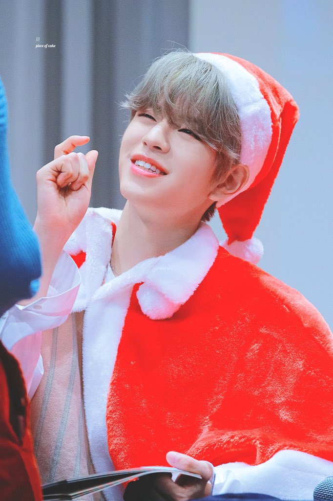 xxfuluv's tweet photo. 이번년도에                                      이건
3번 우셔서                         울린 놈들 잘못인데                 
크리스마스 선물                산타가 좀 이상해요
금액 한도가                     제가 산타직 하게 되면 
쪼오금 줄었어요                    이거 꼭 없앨게요 https://t.co/GvLWwXyRUW