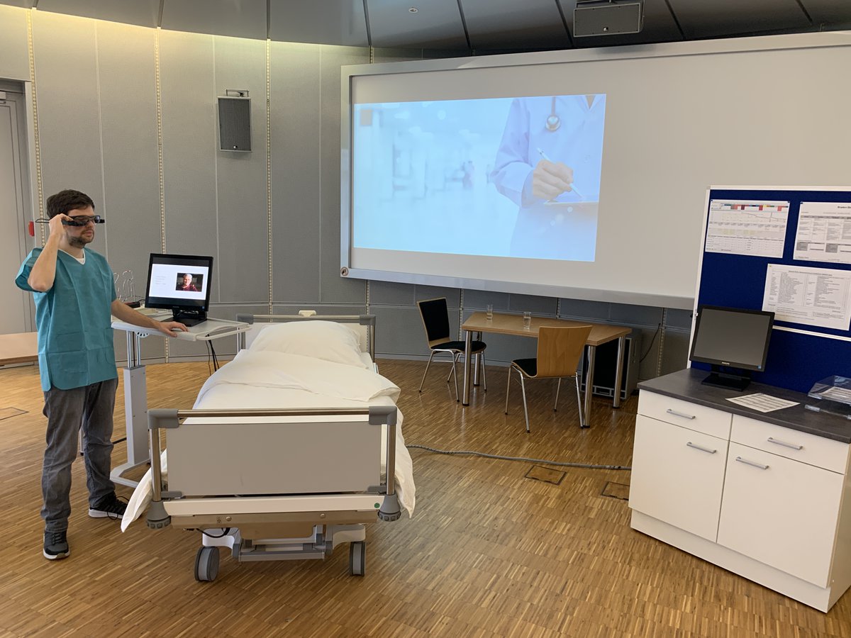 HealthCare_HCL's tweet photo. GESUCHT!!!
Sind Sie #Pflegefachkraft und möchten eine smarte #Datenbrille testen? Unser Demonstrator #DigitalerEngel simuliert Pflegetätigkeiten zur Untersuchung der #Interaktionsarbeit in der #Pflege.
Nähere Infos unter: https://t.co/twR5MSlaw0
@IfADo_info @TeamViewer_DE https://t.co/eZH7XoduwX