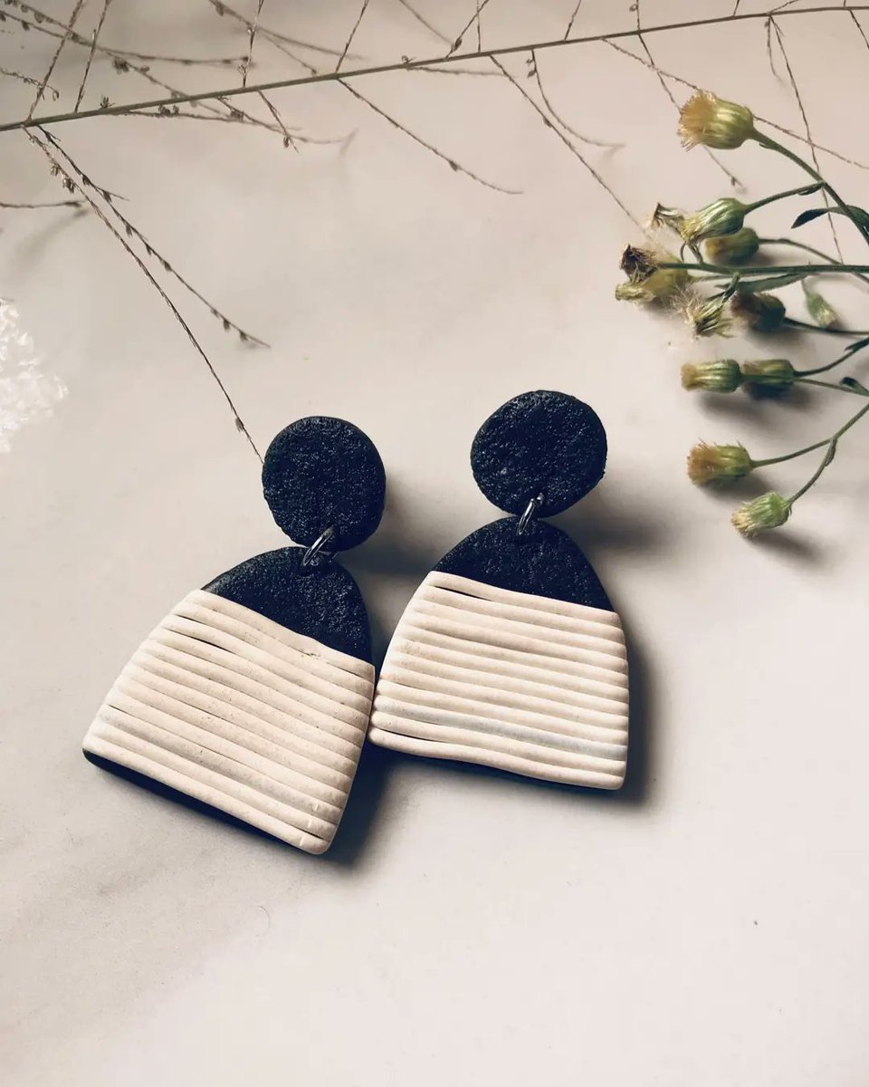 afraw_dope1's tweet photo. Get yourself a pair or two of these beautiful clay earrings at 23,000ugx only https://t.co/14iVAWvjRn