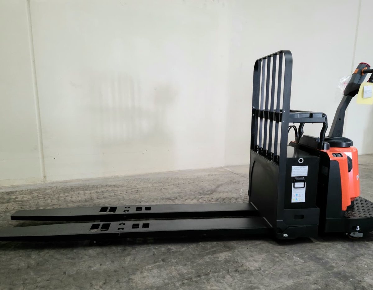 DonofNoblelift's tweet photo. PT80R Walkie Rider Pallet Jack 8,000lb., 28x96 forks, LITHIUM or Lead Acid Battery, Dual Stability Casters, AC Motor, Curtis Controller, LBR, Utility Tray. 909-212-1962 don.hwang@nobleliftna.com #noblelift #riderpalletjack #endrider #electricpalletjack #walkieriderpalletjack https://t.co/rnP5FyR2nc
