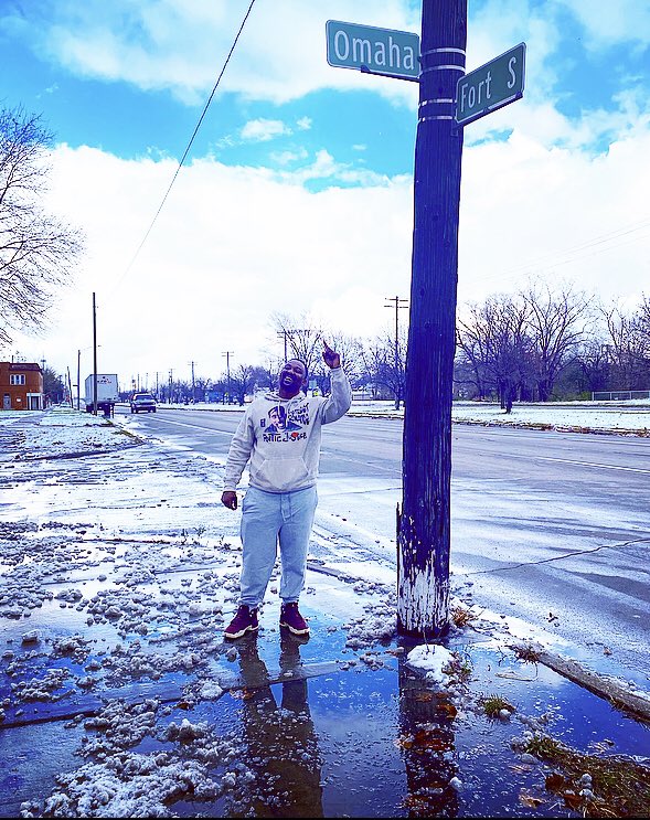 SmoovYungBrutha's tweet photo. We been turning up for our city 🏙 
#OmahaSt 🛣
 @lawrencefrazie9 🐐 
#REALSaliva🦁 #FrazierProductions🎬 #DaSmoovWay💱 https://t.co/z75V5d4OJO