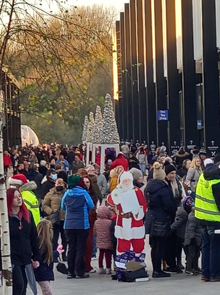 RotaryNorthwich's tweet photo. Some photos from Saturday’s Northwich Christmas Extravaganza and Light Switch on, see you at the Hartford Light Switch on next Friday December 3rd and in my Grotto in Barons Quay next Saturday December 4th. 🎅 https://t.co/2MgEONIHPC