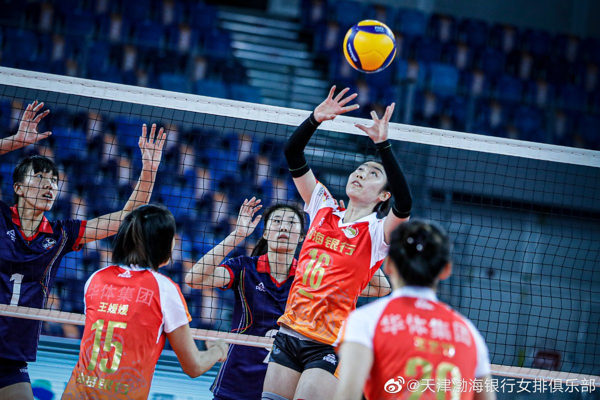 TJBohaiBankVC's tweet photo. @ChinaVolleyball Stage1⃣ Group A Round4⃣

Tianjin Bohai Bank 天津渤海银行 3⃣  🆚  0⃣ 四川 Sichuan

25-16 25-9 25-19

#TianjinBohaiBank #VolleyballCity https://t.co/ktZbF7eo6W