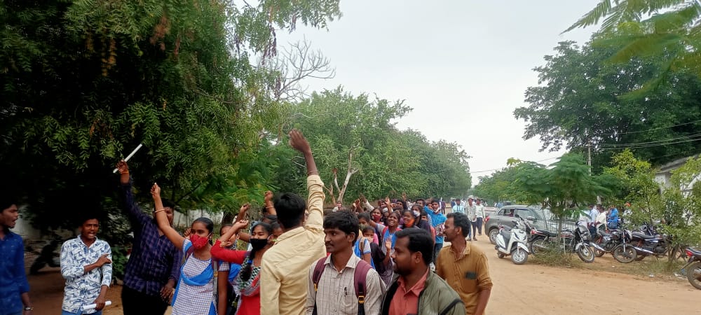 KRAMESH611's tweet photo. My village 
Nagar doddi
Maldakal mandal
Jogulamba gadwal dist
There has been no bus facility in my village for many years. Students are asked to provide bus facility anyway as people are having a lot of trouble so please provide bus fecility. https://t.co/cMSfHmlQOV