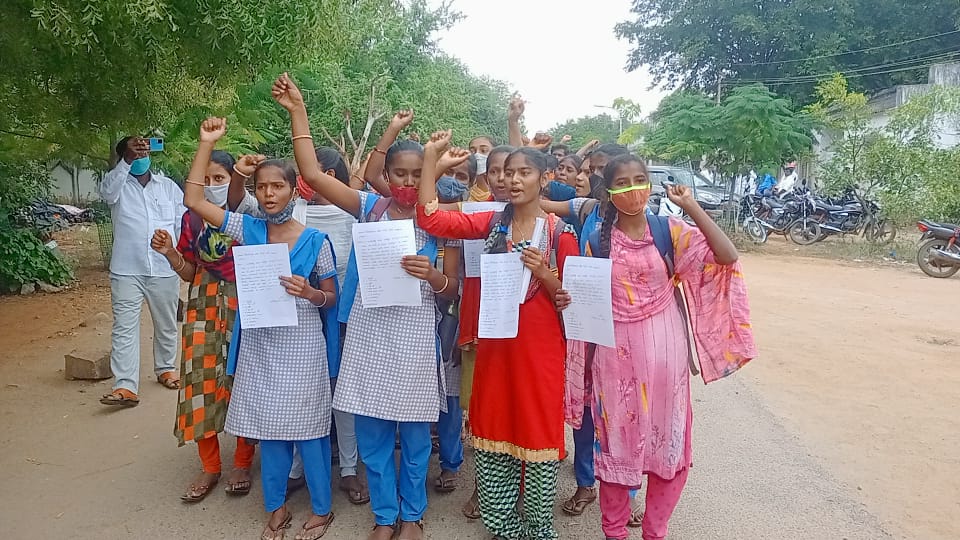KRAMESH611's tweet photo. My village 
Nagar doddi
Maldakal mandal
Jogulamba gadwal dist
There has been no bus facility in my village for many years. Students are asked to provide bus facility anyway as people are having a lot of trouble so please provide bus fecility. https://t.co/cMSfHmlQOV