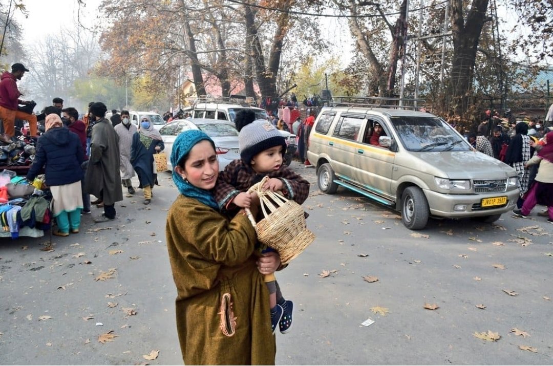 Anikaa_Nazir's tweet image. Traditional firepot. #kangri