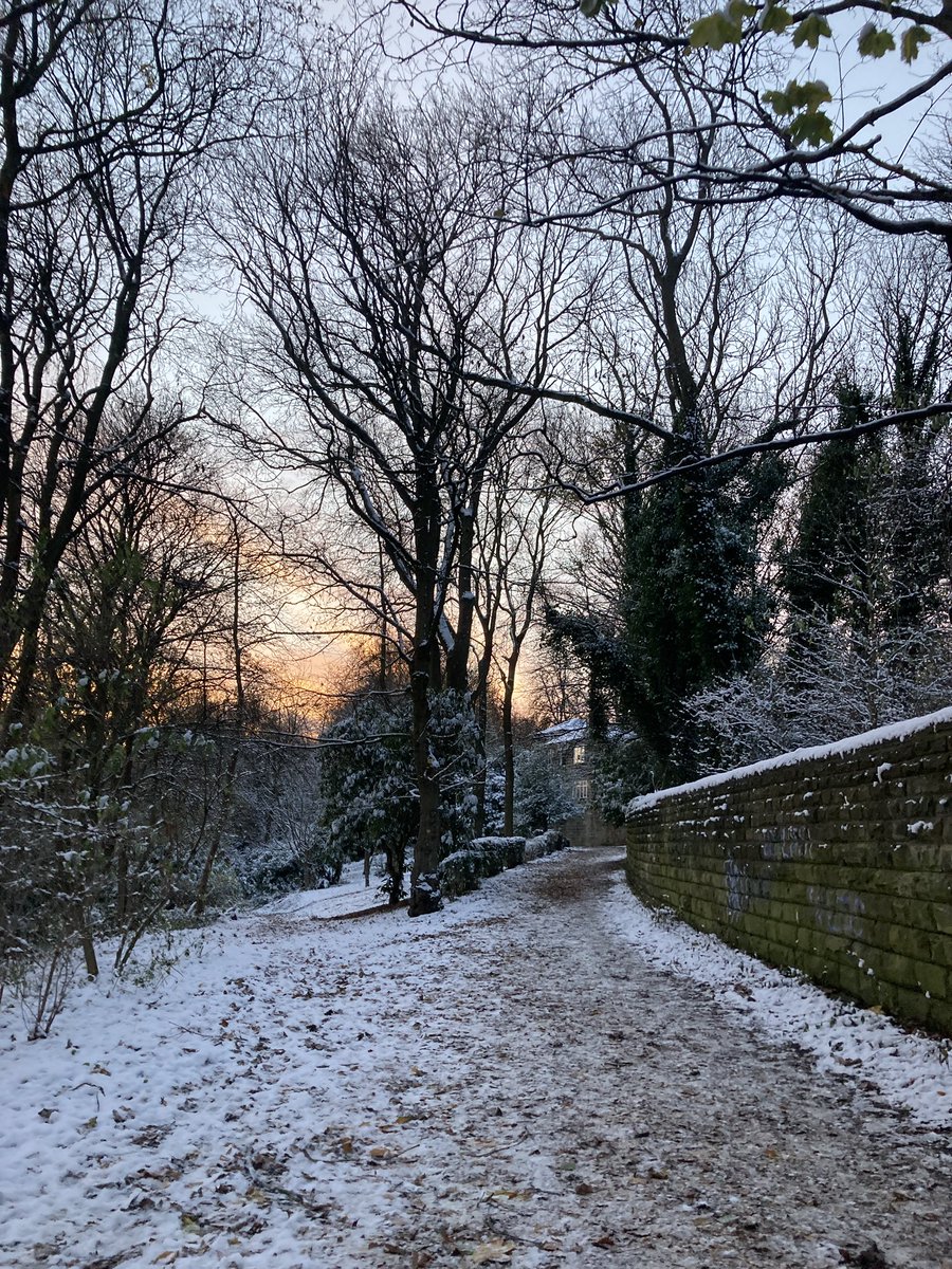 HEVallis's tweet photo. @laurenlaverne Morning from chilly Leeds! @BBC6Music Cloudbusting tunes keeping me going on the walk to work this morning #itscoldupnorth https://t.co/NGLi7cwXWW