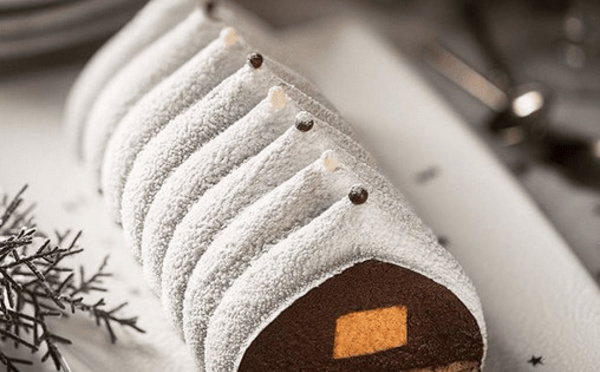 Les plus belles bûches surgelées au chocolat pour Noël Le dessert de Noël est le plus important de l’année : il faut bien le choisir ! Voici comment choisir une bûche surgelée qui plaira à tous vos invités. Vous avez déjà prévu... | #chocolat #chococlic chococlic.com/Les-plus-belle…