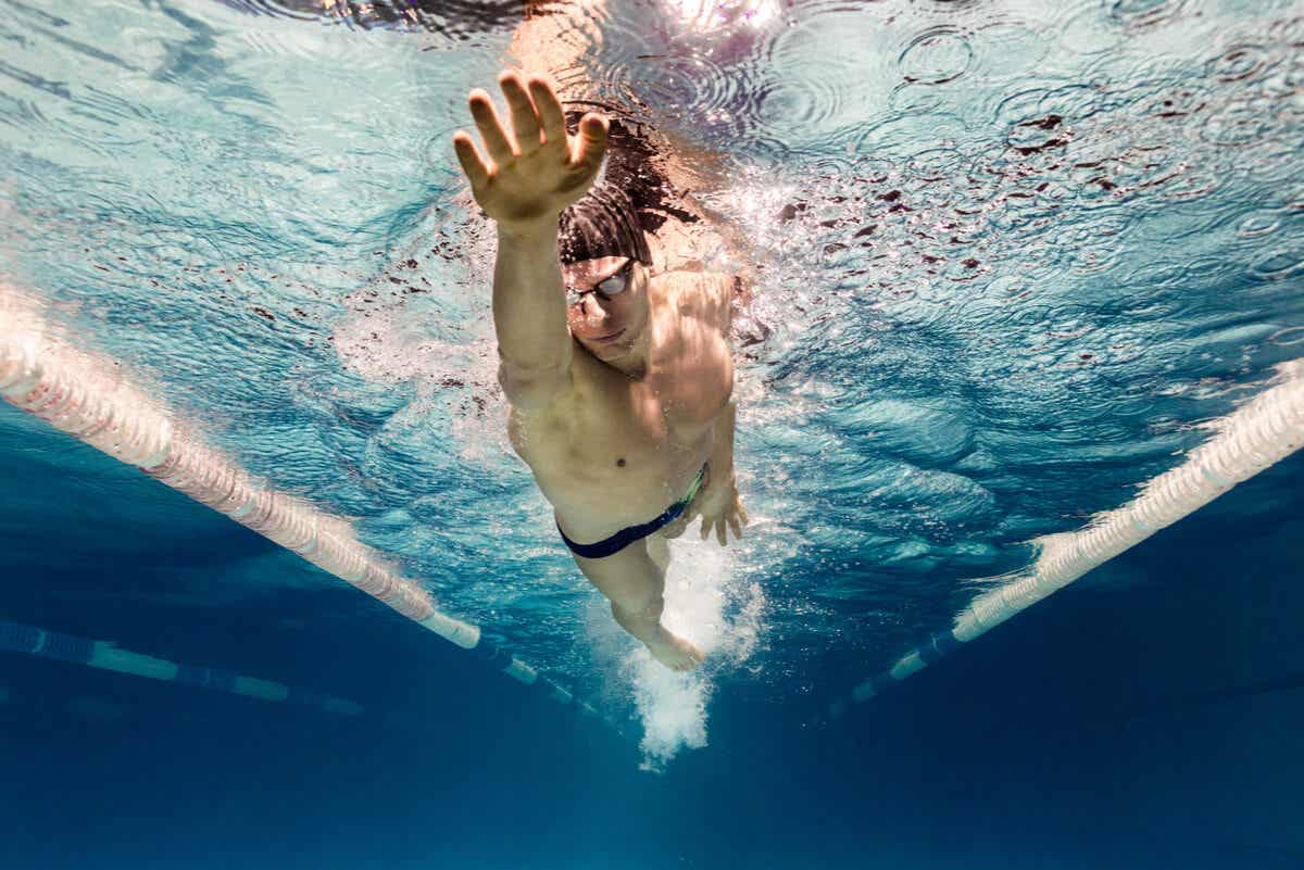 Prisma_Natural's tweet photo. 🏊‍♀️𝗟𝗼𝘀 𝗯𝗲𝗻𝗲𝗳𝗶𝗰𝗶𝗼𝘀 𝗱𝗲 𝗻𝗮𝗱𝗮𝗿

La natación es un deporte muy completo. Intervienen numerosos músculos, ayuda a mejorar la respiración y es beneficioso para el sistema circulatorio. Se trata de una actividad idónea para el desarrollo físico, psíquico y emocional🏄‍♂️ https://t.co/VCSXKjflMN