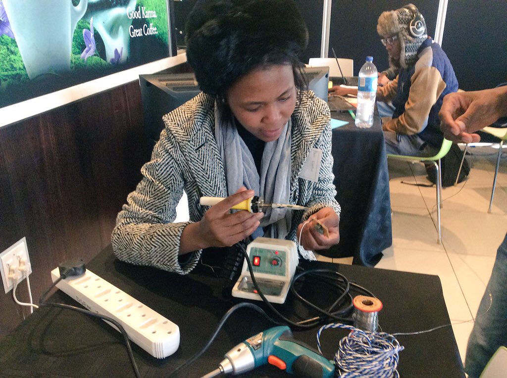 #DevWithAzure - join us this Wednesday (10:00 - 12:00PM) at Geekulcha for a day of making with electronic hardware. Come learn and let's make for all things IoT. *Limited space.

REGISTER NOW: gklink.co/electronics-we…

* Powered By Microsoft