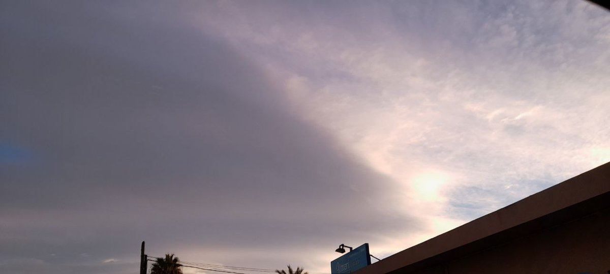 ShowMeTheSky1's tweet photo. #29Noviembre Zona de #Almeria 8:15 #Amanecer #NubesDeEvolución #NubesAltas #CieloNublado #CieloLechoso #NubesNaturales #CieloCubierto #Dimming GeoIngenieria HAARP NexRad SRM #ManipulaciónClimática Mira Al Cielo. No te pedimos que pienses como nosotr@s, solo que pienses https://t.co/oeonYgywVw