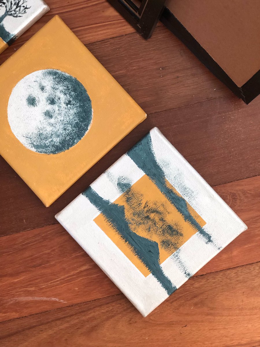 justdelijoe's tweet photo. Hello! It’s my first selling my artworks. Would appreciate if yall can check out this thread! Dm if you’re interested!

1. Rembulan Series 
Acrylic on Canvas
(15cmx15cm) x 3 sets
Price: RM60
COD/
Free Postage (Malaysia) https://t.co/xamiMC94l1