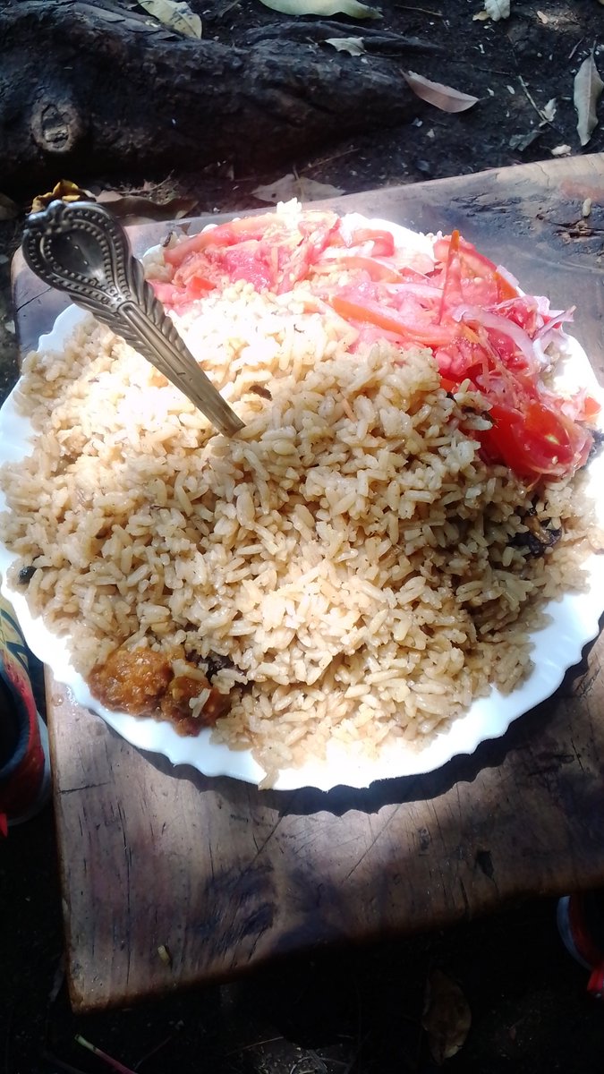 SThiriku's tweet photo. @BettKMax Pilau bro Kwa mama NITILIE ata masaa iko karibu cheza ka ww @BettKMax #TopFryMeals https://t.co/j1ZXXfweeV