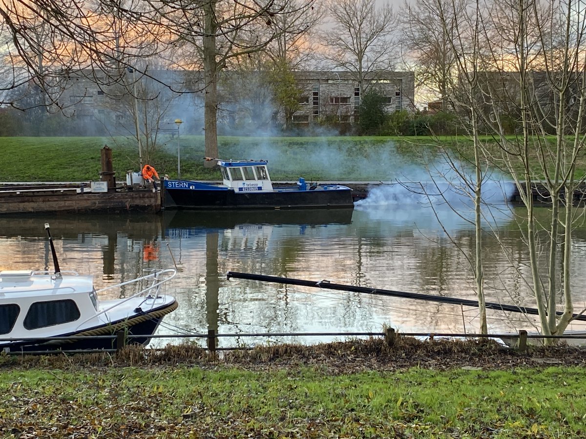 RichardBoerop's tweet photo. @gem_Lelystad geeft lucht?  Doen we aan duurzaam aanbesteden?
@tebezo_nl mag misschien ook 's wat aan motoronderhoud doen... https://t.co/B6JRCtmqx4