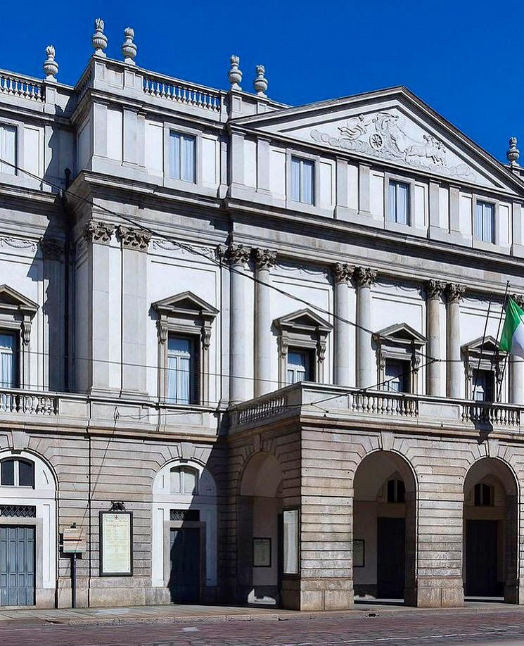 Il #MuseodelTeatroallaScala raccoglie le testimonianze dei tre secoli di vita del grande tempio della lirica: strumenti musicali, dipinti, oggetti di scena, abiti e cimeli che ruotano intorno alle esibizioni storiche!🎭
---
bit.ly/3FJzROd
📷: Mamma Camperista