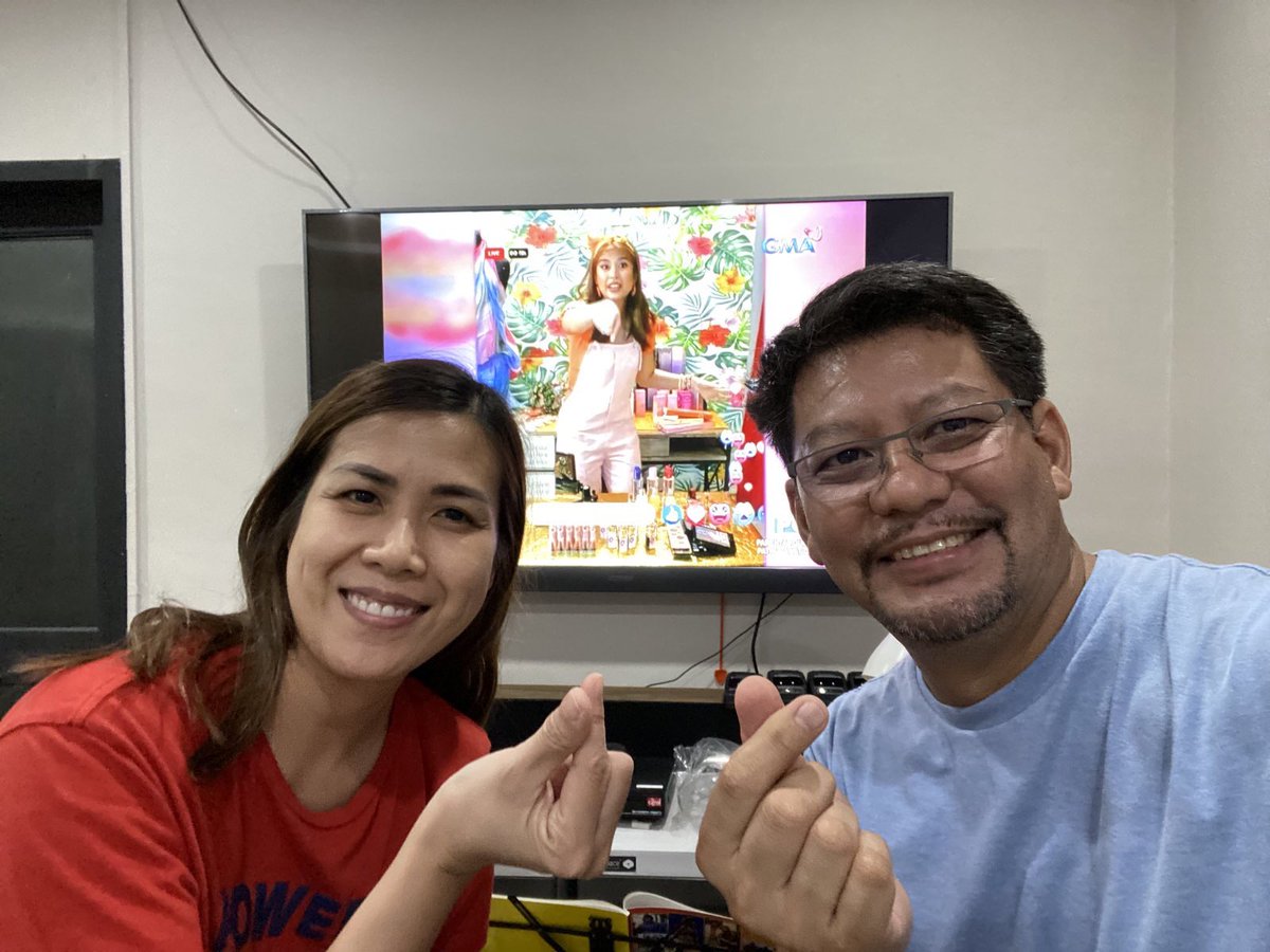 tekslopez's tweet photo. Who’s watching? Number 1 fans present ❤️ https://t.co/i1cfgJh5CA