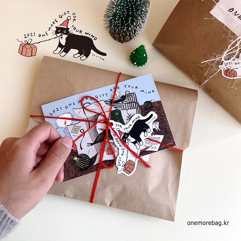 🎄2021 ONE MORE GIFT FOR YOUR MIND🎄 2021 .12. 1.~ 13. (온오프라인 동시 진행) 다가오는 연말, 연초에 선물하기 좋은 29팀의 신제품,베스트 제품을 선보이는 선물 기획전입니다.원모어백과 함께 당신의 특별한 날이 더 의미있고 풍요로워졌으면 좋겠습니다. 🎅🏼🎄🎁onemorebag.kr