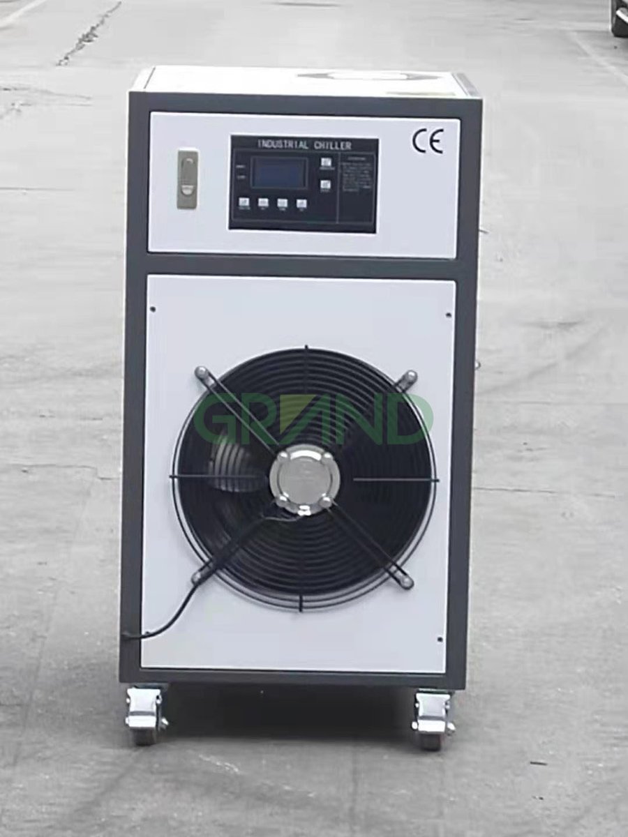 grand_packing's tweet photo. We are going to transport GGS-118P5 #liquid_filling and sealing machine, industrial #chiller, #air_compressor and 1 ton of PET/PE film to Germany through China-Europe Railway Express. 
 more information, please contact us as following:
Ava Duan    
Email: sales@grand-packing.com https://t.co/r0EciPiinz