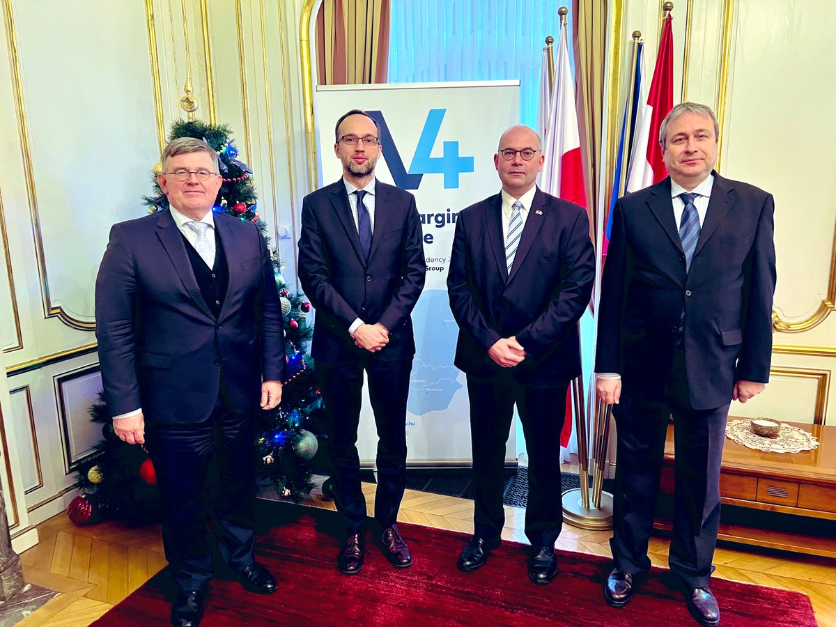 tamasivankovacs's tweet photo. I was very pleased to welcome our new #V4 colleague, H.E. Rafał Siemianowski, the new Ambassador of #Poland @PLinBelgium and hosting the newly complete #Visegrad #Ambassadors’ Group talking about the objectives &amp; #BXL program of the current #Hungarian @V4_PRES #V4HUPRES 🇭🇺🇸🇰🇨🇿🇵🇱 https://t.co/IUysa79Gtb