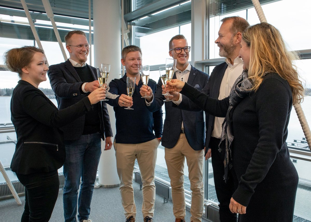 Iloisia uutisia! Industryhack liittyy osaksi Spinverseä!  Liiketoimintakaupan myötä Industryhackin liiketoiminta ja brändi siirtyvät Spinverselle. Tarkemmin täällä: industryhack.com/uutinen/indust…