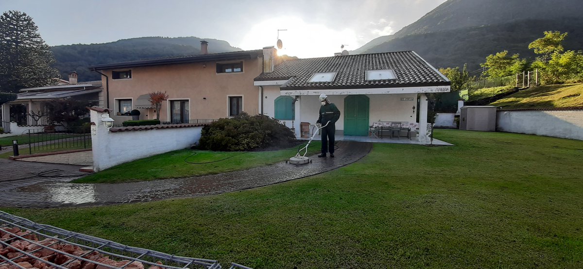 Pulizie fine cantiere, che fare?

Interventi mirati per migliorare l'aspetto di immobili e aree esterne

Leggi la nostra storia e scopri i servizi <a href="/iDROwash/">iDROwash</a>

Visita il sito internet iDROwash.it

#cortile #autobloccanti #betonelle #casa #villa #pulizia #lavaggio