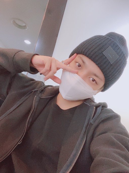 cutieseokjoong's tweet photo. [#홍중]🎓👍👀
#ATEEZ #에이티즈 https://t.co/D1jSE9TTrf