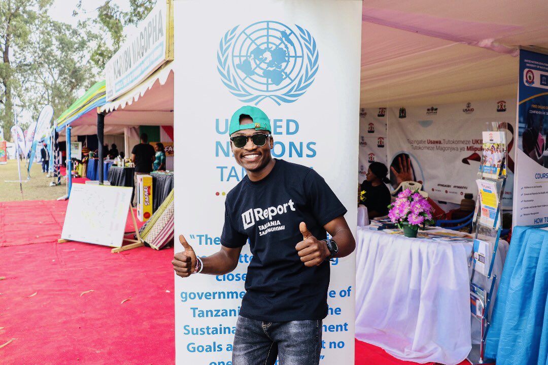 hon_derrick's tweet photo. @UReportTanzania KatikaMaadhimisho wa Wiki ya UKIMWI Duniani, Katika Banda la Umoja Wa Mataifa pamoja na @UNICEFTanzania Nipo hapa Viwanja vya Ruanda Mbeya kuadhimisha wiki yaUKIMWI na kuendelea kutoa elimu Kwa vijana juu ya Huduma Muhimu zinazopatikana kutoka U-Report
#WorldAID https://t.co/yeT6g5vthq