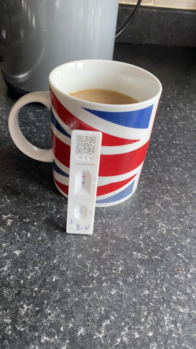 ZecaBuster's tweet photo. Hey @kfurlong45 @BoneheadsPage, got covid but nothing a @BarrysTeaTweets can’t fix https://t.co/GcDR8QHbek