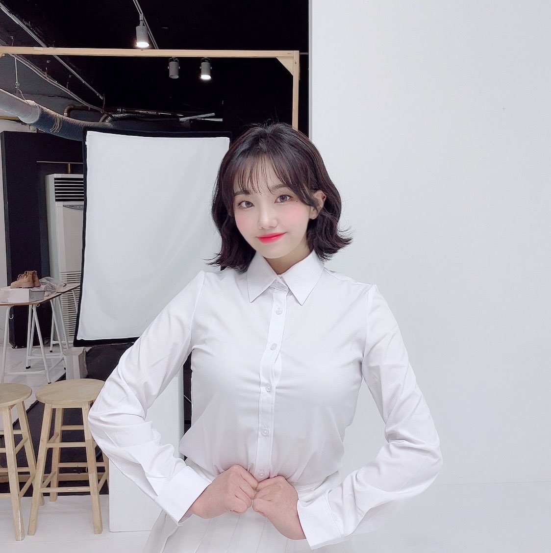 MANITOofficial's tweet photo. [#ARI] 여러분 곧 11월도 다 끝나가네요😭
12월도 항상 행복한 일들만 가득 했으면 좋겠어요 🤍🐰

#마니또 #애니 #아리 #토리토리도토리 #도토리 #다람쥐 #MANITO #ANNIE #ARI  #TORITORIDOTORI #DOTORI 
#ACORN #KPOP #GIRLGROUP #IDOL https://t.co/meIyqnKgQR