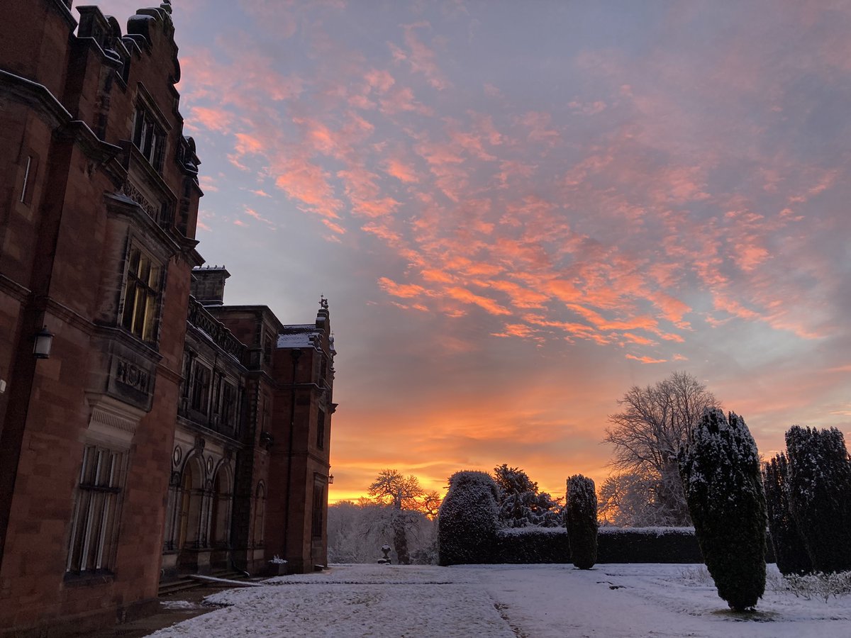 KeeleUniversity's tweet photo. A beautiful start to the week ❄️ 

📸 @wallersaur #KeeleSnow https://t.co/VP8WduBHdW