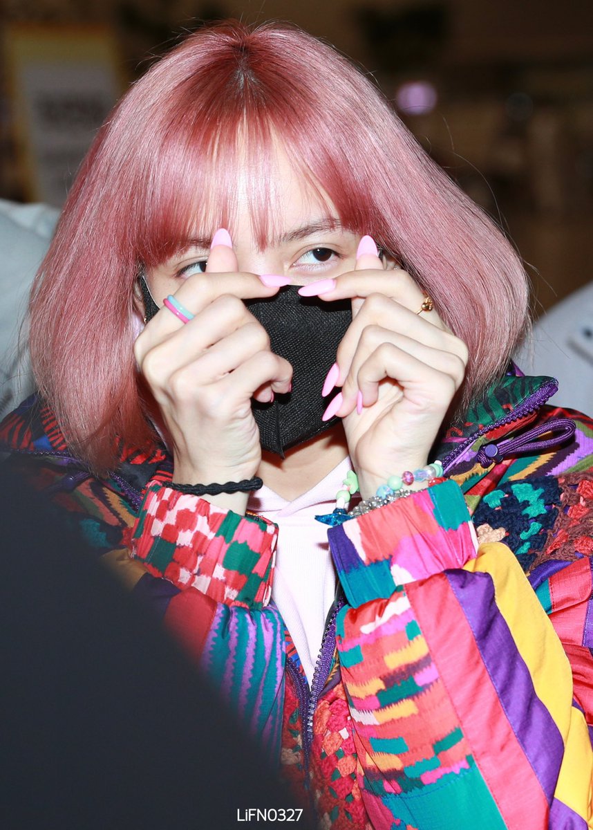 Khanhan06's tweet photo. Try your best Lilies 💛🎀💛🎀
#MAMAVOTE   #lisa https://t.co/Cxpi5PLVLG
