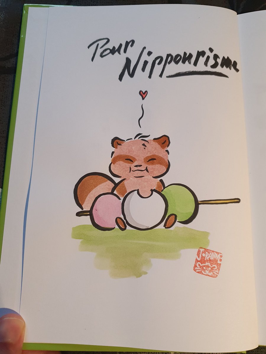 Il est tout beau, tout frais et tout dédicacé ! Un grand merci à <a href="/joranneblog/">Joranne</a>, <a href="/le_prunier/">éditions Sully Le Prunier</a> ainsi que toute l'équipe qui l'a accompagnée ce weekend à la @Japan_Touch. Hâte de parcourir ce nouvel ouvrage ! 🍡⛩