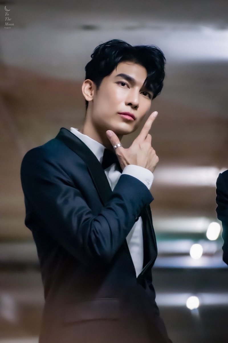 hourlymsuppasit's tweet photo. The hottest bachelor!

#HOWEXMEW @MSuppasit https://t.co/kWXeOQQLGD