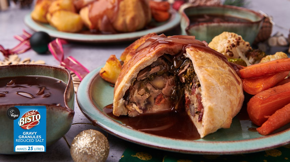 JBFoods's tweet photo. Research from @PremierFoods_FS revealed that a third of consumers like to try new food on Christmas Day. The Premier Foods chefs have created a range of delicious dishes including this Chestnut and Butterbean Wellington and Port and Cranberry Gravy.
>> https://t.co/EAOChrO6QZ https://t.co/faWkVlrKof