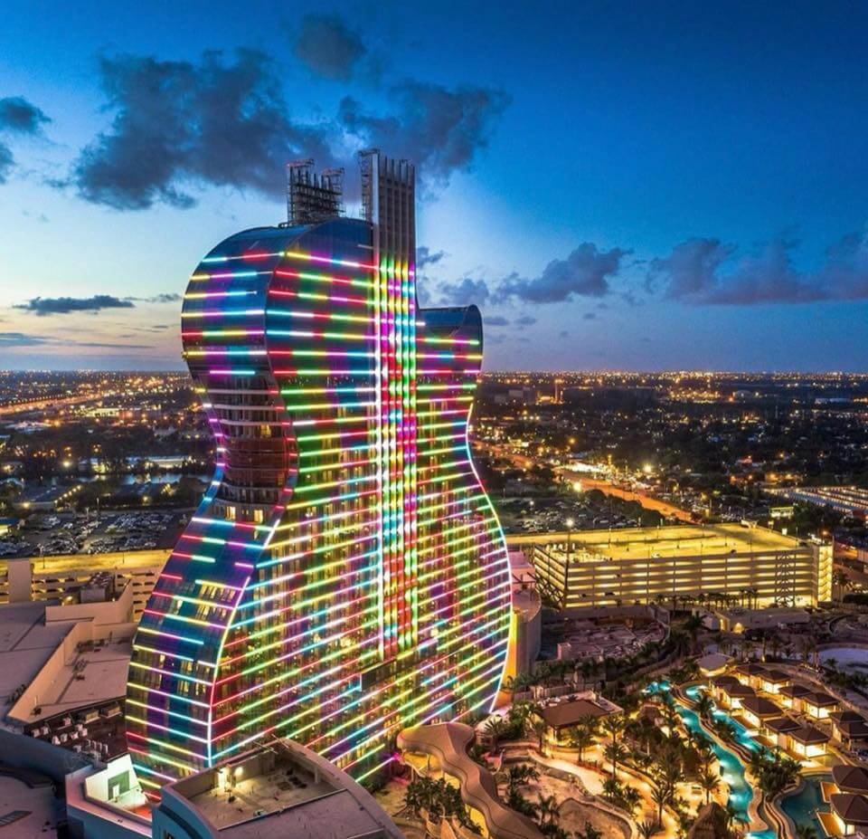 lopotifish's tweet photo. Conceputal consumption: represents a symbol, in the minds of people this hotel is directly recognized. @lets_NEUROmkt #NMKTRCH https://t.co/KKpFDtLjSz