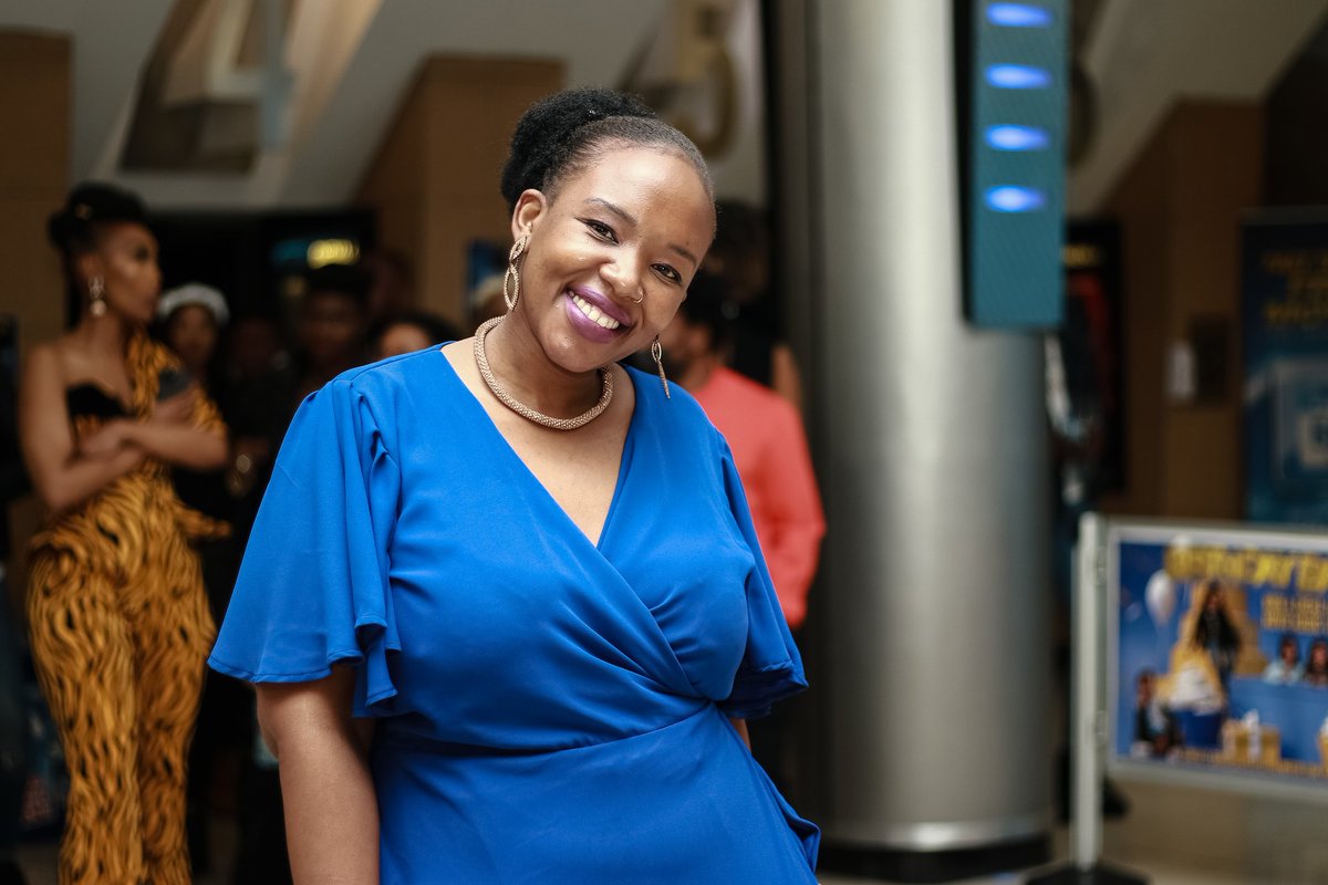 Ariff_festival's tweet photo. #ARIFF2021| RED CARPET| CLOSING NIGHT 🍿🔥
The departments that cement our Festival altogether. @filmsmakeimpact Films HOD & @Manchster_M HOD in stunning Royal Blue 💙
#ARIFF2021
#AfricaInMe
#MyStory
#CLOSINGNIGHT https://t.co/diXLCRre2E