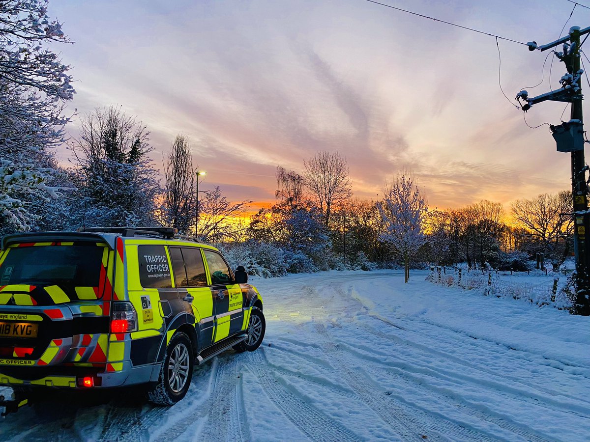 Chadwick7Lewis's tweet photo. It’s one of them days today! 2 pairs of gloves over the heaters to rotate them!🥶❄️ #TrafficOfficers https://t.co/yXXHaEMGK1