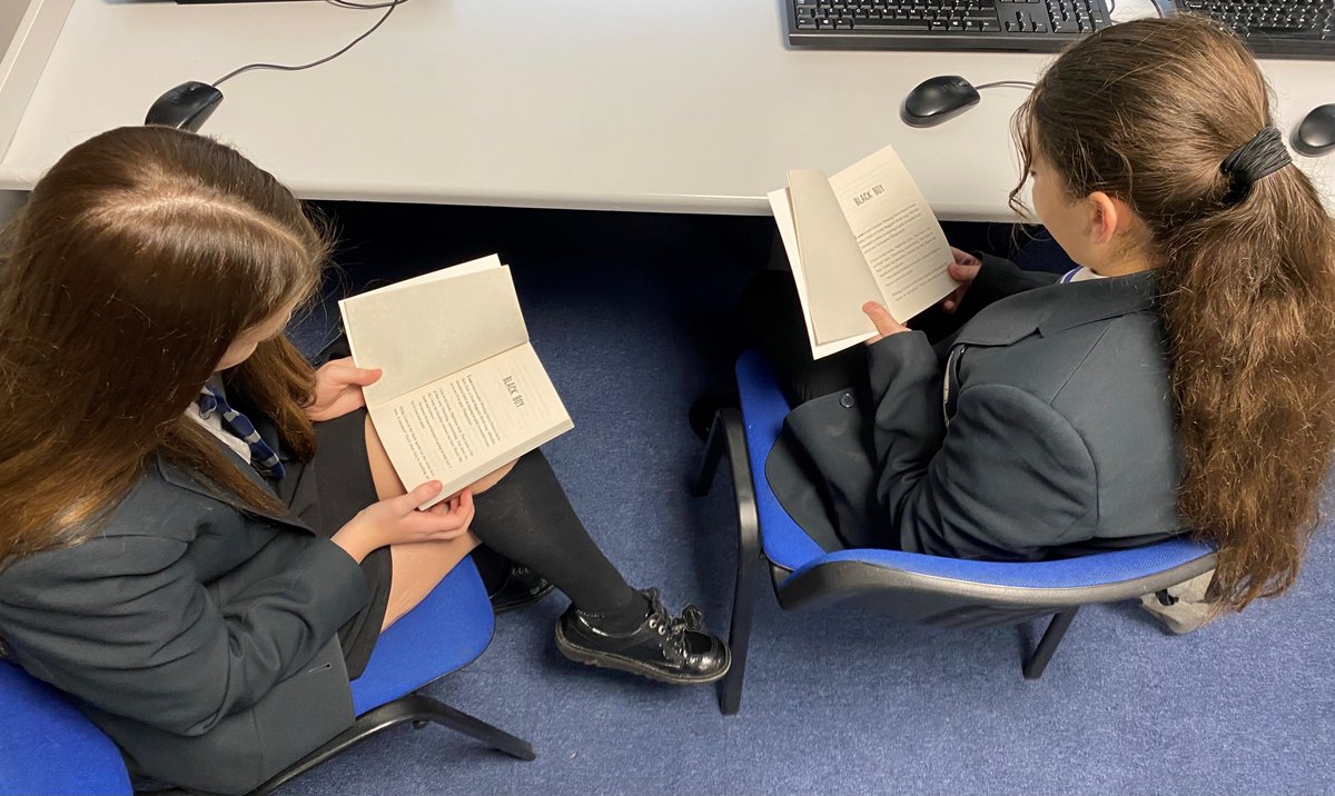 ReddishValeHS's tweet photo. Last week Reddish Vale launched our new ‘Buddy Reading’ programme. Year 10 readers paired with Year 8 readers to build their skill, resilience and confidence in reading.
#keepreading #reading #reddishvalehighschool #literacy #RVHS https://t.co/6t8fWqwc6m