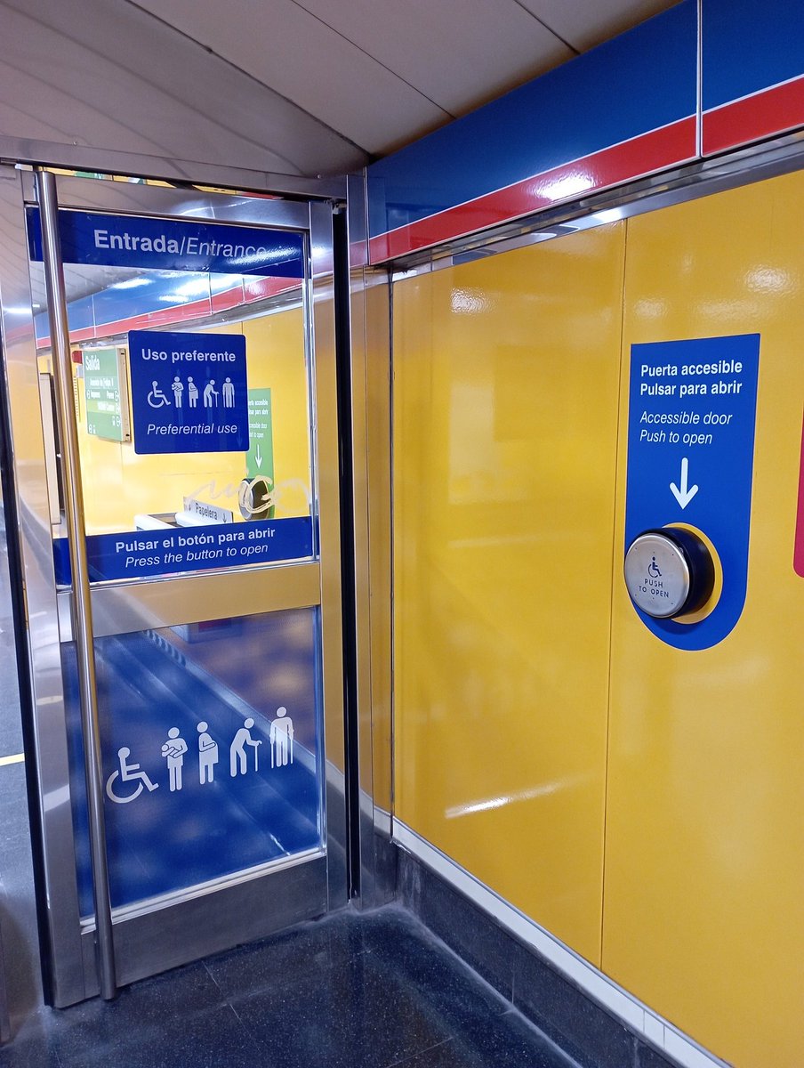 jdtgarriga's tweet photo. De quan vaig anar a Madrid i les portes d'accés al metro estàn preparadíssimes per a facilitant l'accés 👏👏
#sharediversitat #diversitatuoc1 https://t.co/fleSDRtJQk