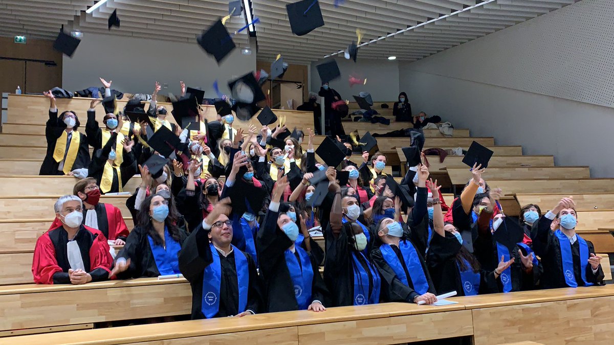 VaccinologistZW's tweet photo. 🇿🇼Officially a Master in Vaccinology special thanks to the EMJMD LIVE+ of the @EUErasmusPlus 🇪🇺🇪🇸🇧🇪🇨🇵, @UABBarcelona, @UniBarcelona, @UAntwerpen, @UnivLyon1, @Univ_St_Etienne, @EU_Commission, @euinzim
#vaccinology #vaccineswork #vaxinlive #Zimbabwe https://t.co/UqIVJxiiUY