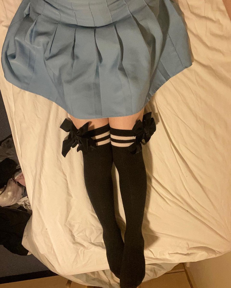 FemboiAlex1's tweet photo. Rediscovering the magic that is high socks with bows 
#femboy  #femboyfashion #femboyoutfits #girlyboy #highsocks #thighhighs #femboythighs #boysinthighhighs #crossdresser #crossdressermodel #crossdressing #boysinskirts #pleatedskirt #cuteskirt #cutebows https://t.co/hAM7fbYc2Q