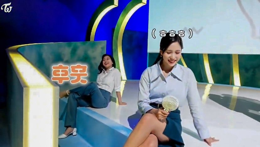 rinwinyj's tweet photo. it’s always mina and jihyo https://t.co/sxq5eA9f93